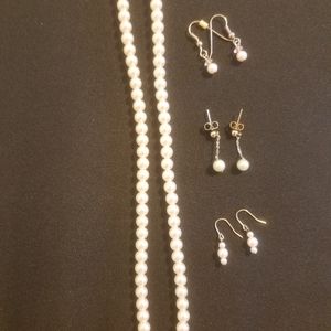 Pearl necklace & earring set